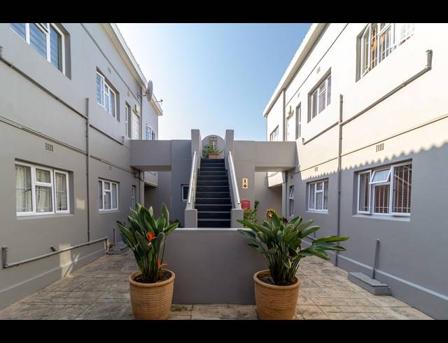 1 BEDROOM APARTMENT FOR SALE IN WYNBERG UPPER